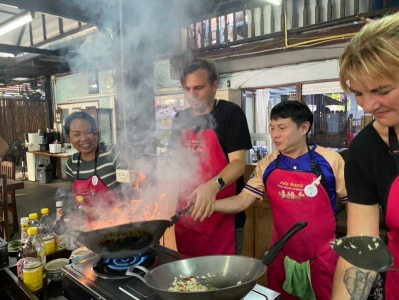 Fun Cooking Activity Near Thapae Gate 05/09/2026 — photo 51
