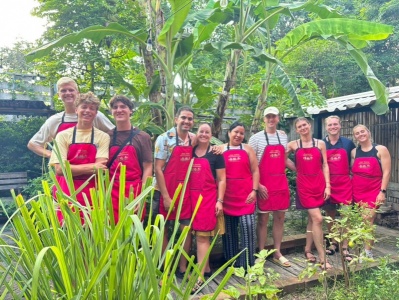Fun Cooking Activity Near Thapae Gate 12/09/2026 — photo 3