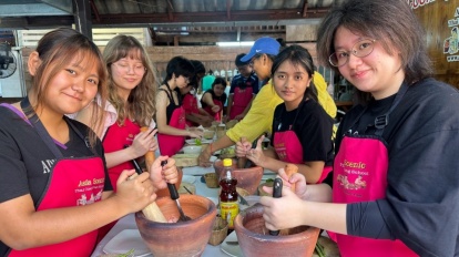 Fun Cooking Activity Near Thapae Gate 12/09/2026 — photo 32