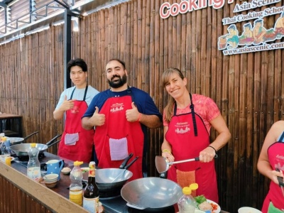 Fun Cooking Activity Near Thapae Gate 12/09/2026 — photo 57