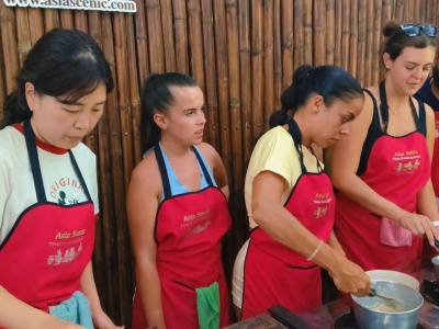 Fun Cooking Activity Near Thapae Gate 12/09/2026 — photo 67