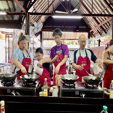 Fun Cooking Activity Near Thapae Gate 03/10/2026 — photo 57