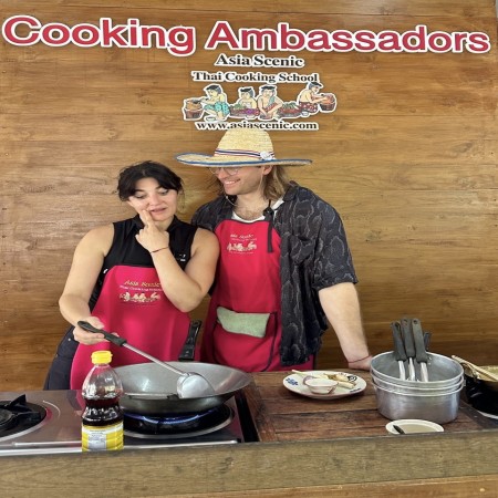 Fun Cooking Activity Near Thapae Gate 03/10/2026 — photo 70
