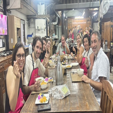 Fun Cooking Activity Near Thapae Gate 10/10/2026 — photo 19