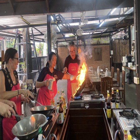 Fun Cooking Activity Near Thapae Gate 10/10/2026 — photo 16