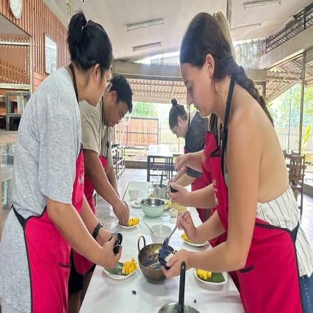 Fun Cooking Activity Near Thapae Gate 10/10/2026 — photo 41