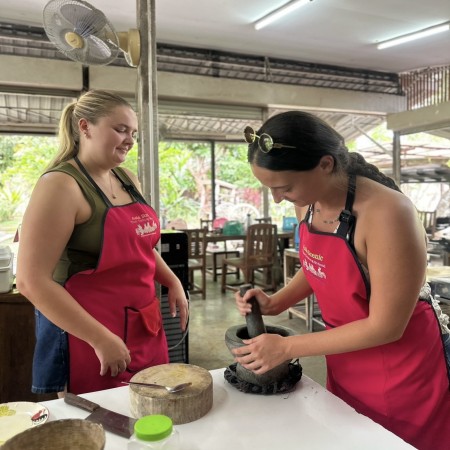 Fun Cooking Activity Near Thapae Gate 10/10/2026 — photo 46