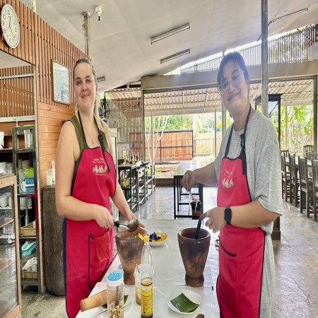 Fun Cooking Activity Near Thapae Gate 10/10/2026 — photo 56