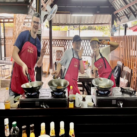 Fun Cooking Activity Near Thapae Gate 10/10/2026 — photo 91