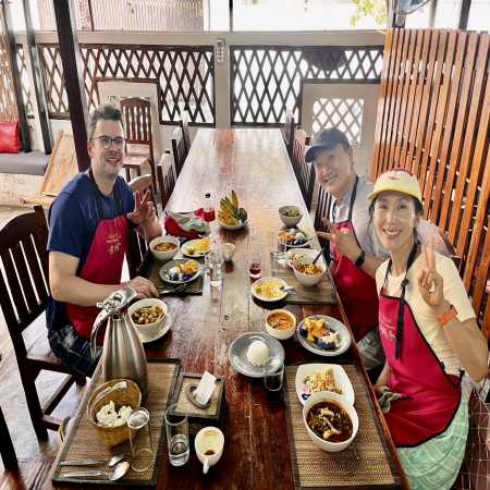 Fun Cooking Activity Near Thapae Gate 10/10/2026 — photo 94
