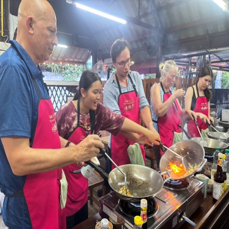 Fun Cooking Activity Near Thapae Gate 17/10/2026 — photo 60
